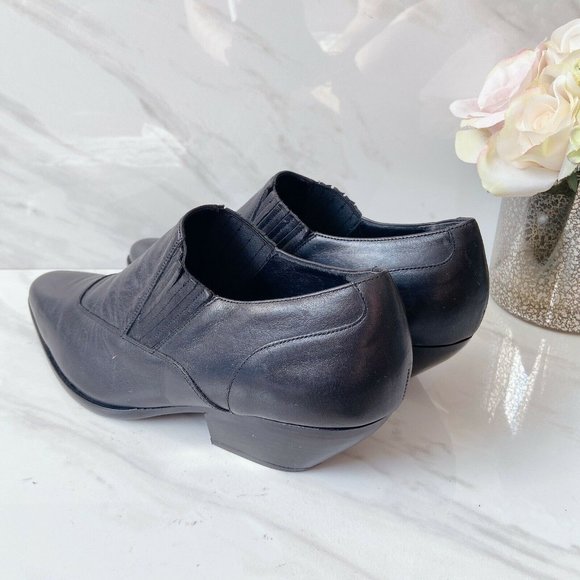 NWOT - Vince Pointed Toe Heel Bootie Eagan Ankle Boot Black - Picture 4 of 6